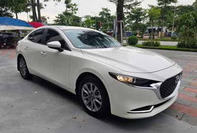 Thuê xe 4 chỗ Mazda 3