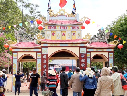 Thuê xe đi Dinh Thầy Thím Lagi Bình Thuận