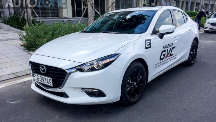 Thuê xe 4 chỗ đi Giồng Trôm có tài xế