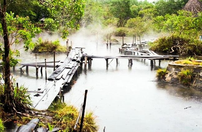 Thuê xe đi Suối Nước Nóng Bình Châu