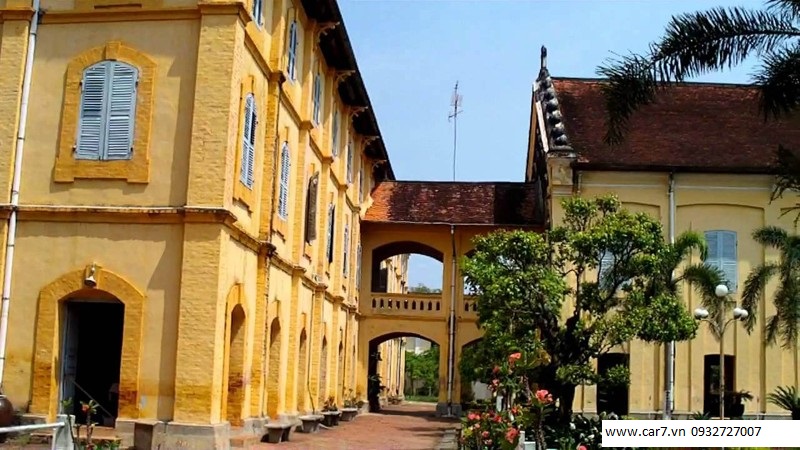 tu viện cổ là điểm tham quan du lịch Chợ Mới An Giang