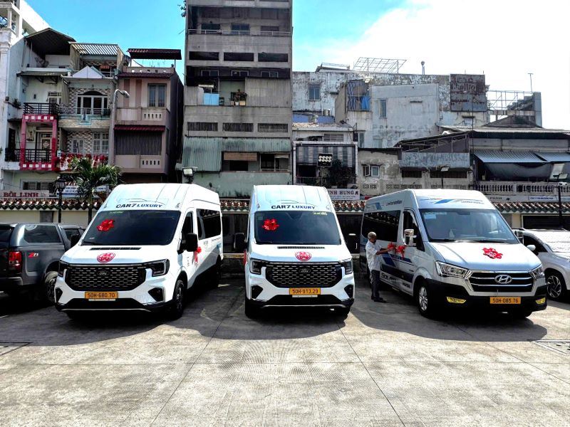 Thuê xe 16 chỗ đám cưới tại TP.HCM