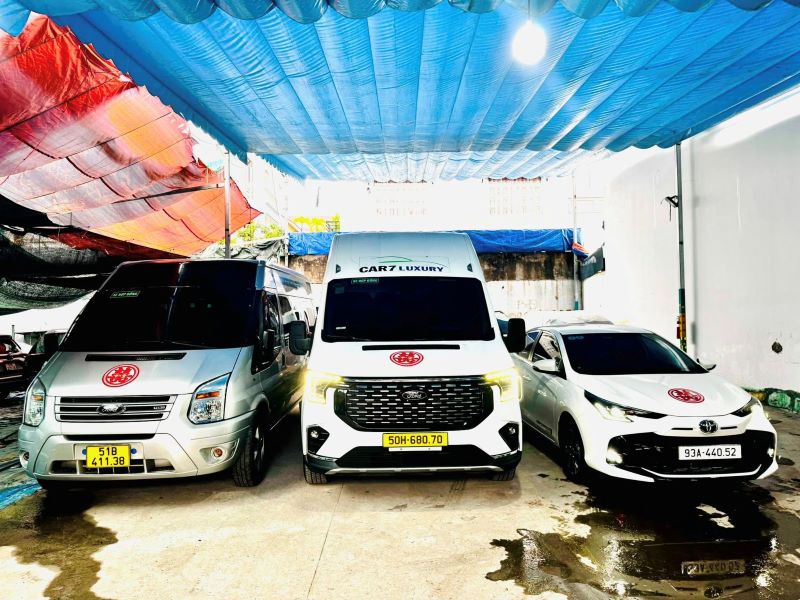 Thuê xe 16 chỗ Ford Transit đời mới chạy đám cưới