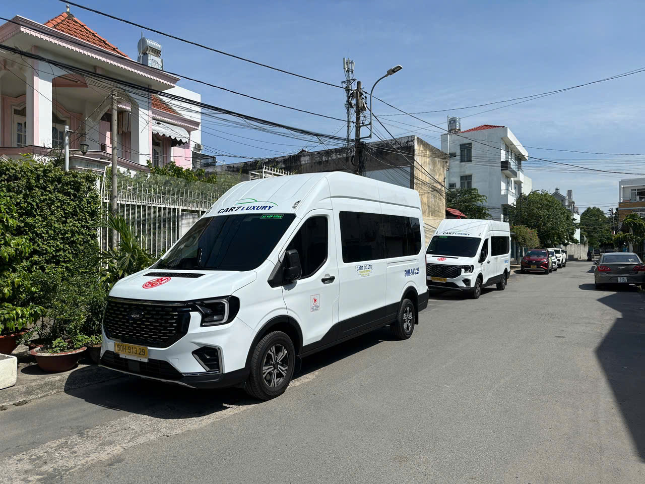 Cho thuê xe 16 chỗ Ford Premium đời mới đi Long Hải có tài xế
